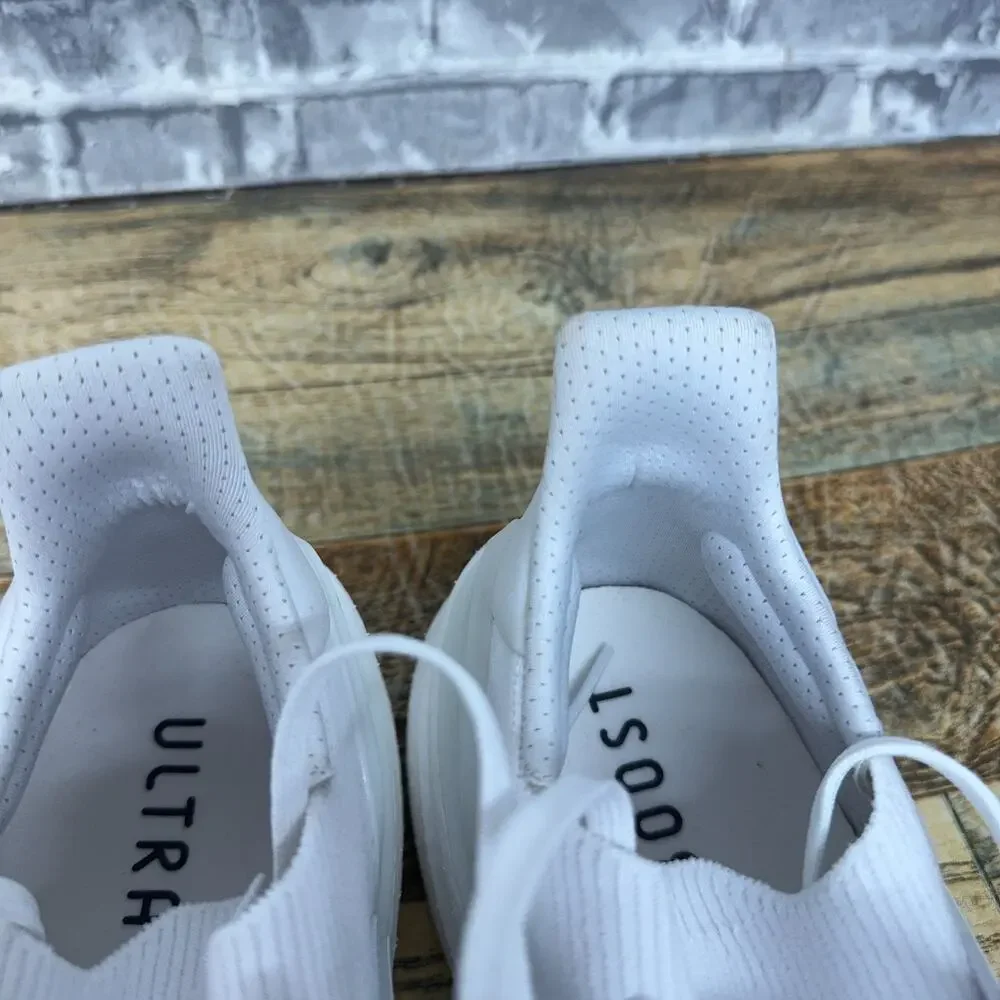 Adidas Ultraboost 5 Running Shoes Triple White ID8813 Mens Size 11.5 New